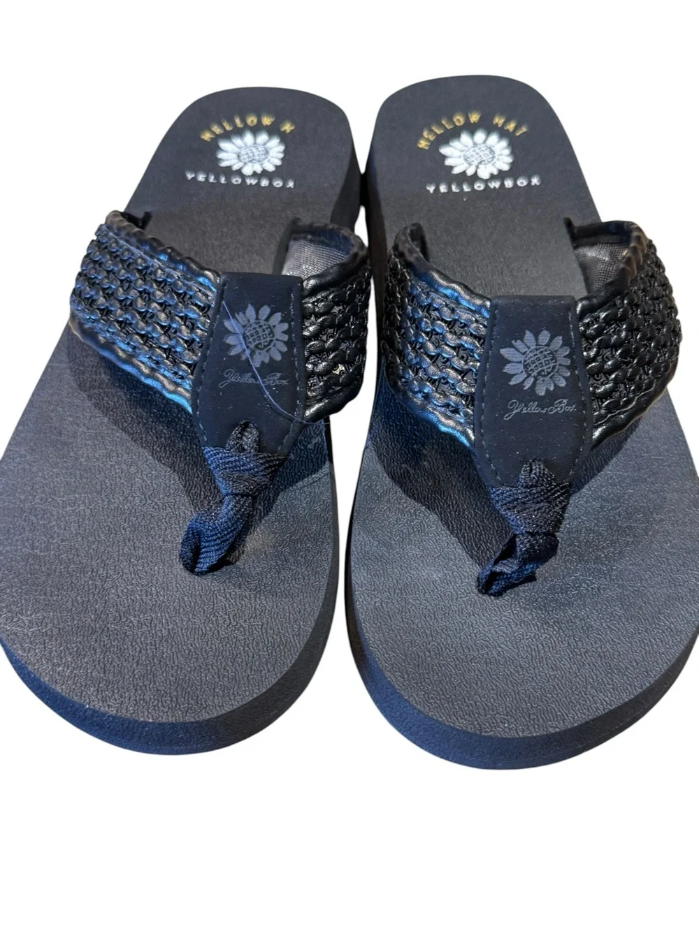 Yellowbox Black Woven Flip Flop Sandals Womens size 6.5 - Picture 4 of 7